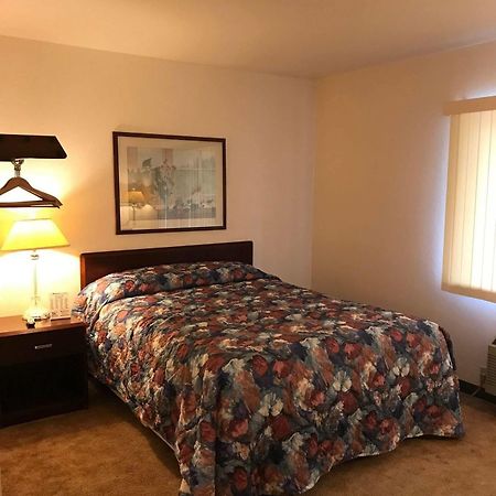 Mcgovern'S Motel And Suites Sun Prairie Exteriör bild
