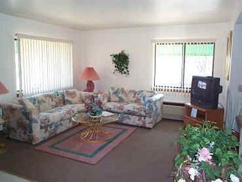 Mcgovern'S Motel And Suites Sun Prairie Exteriör bild