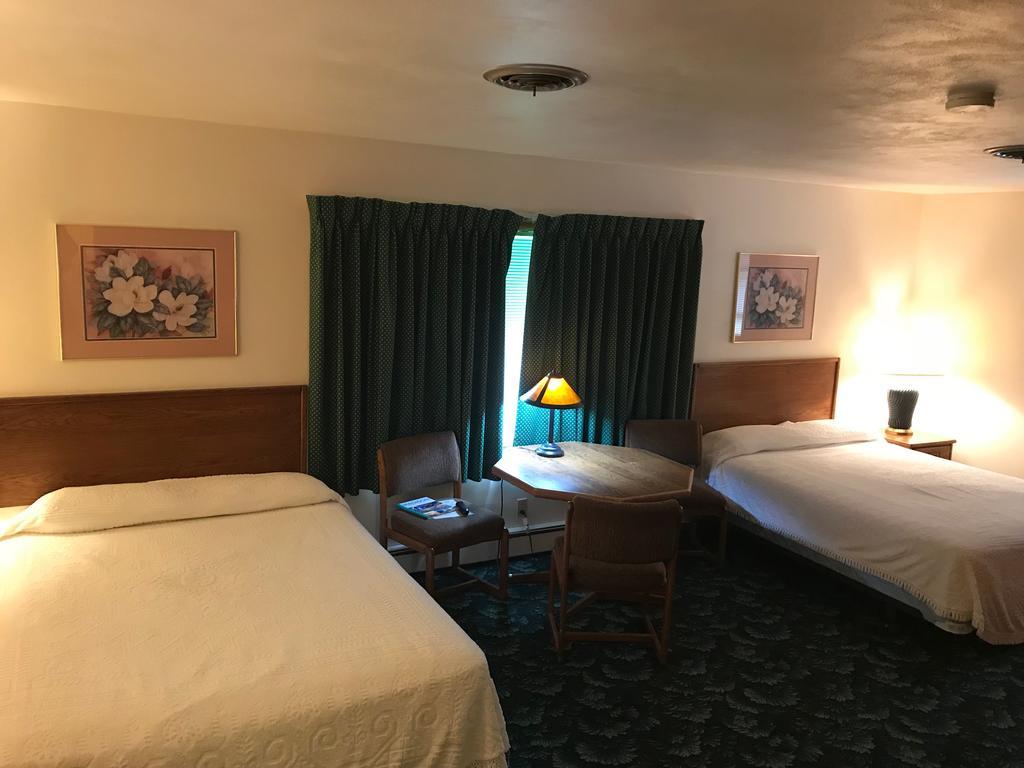 Mcgovern'S Motel And Suites Sun Prairie Exteriör bild